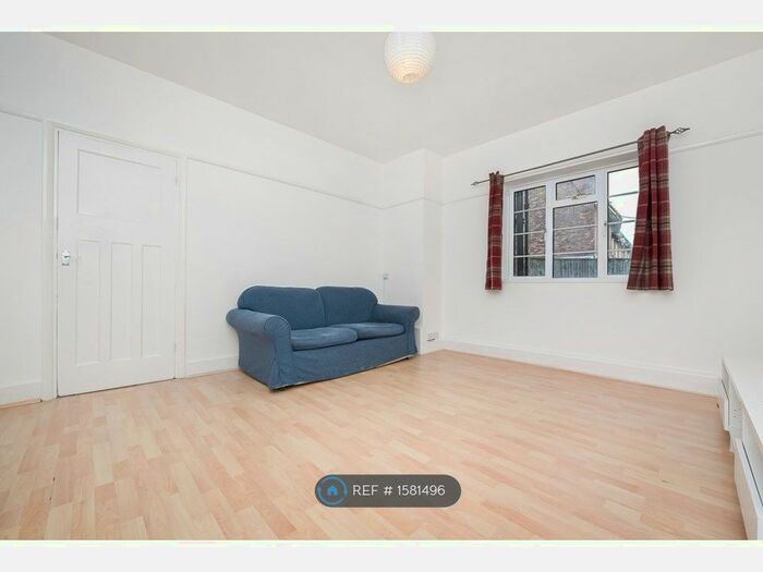 1 Bedroom Flat To Rent In Dover Court, London, SE10
