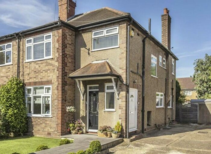 1 Bedroom Maisonette To Rent In The Close, Pinner, HA5