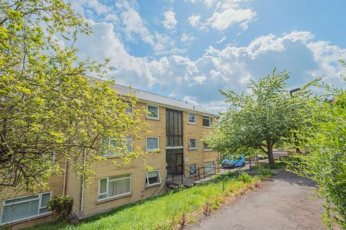 2 Bedroom Flat To Rent In Pera Road, Bath, BA1