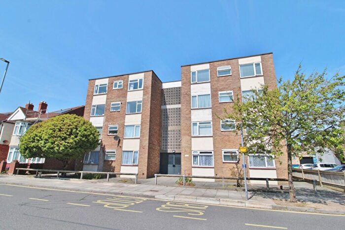 2 Bedroom Apartment For Sale In Devonshire Avenue, Southsea, PO4