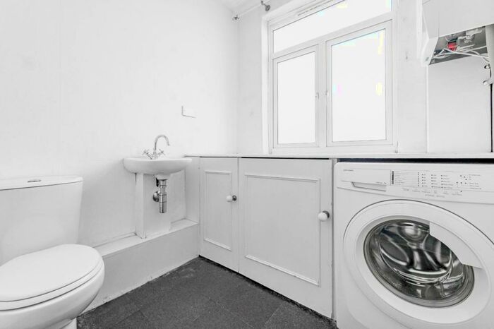 4 Bedroom End Of Terrace House To Rent In Spencer Road, Mitcham, CR4