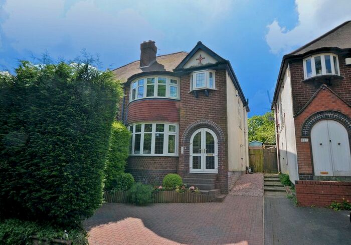 3 Bedroom Semi-Detached House To Rent In Hagley Road West, Quinton, Birmingham B32