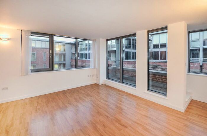 2 Bedroom Apartment To Rent In Queens Road, Nottingham, NG2