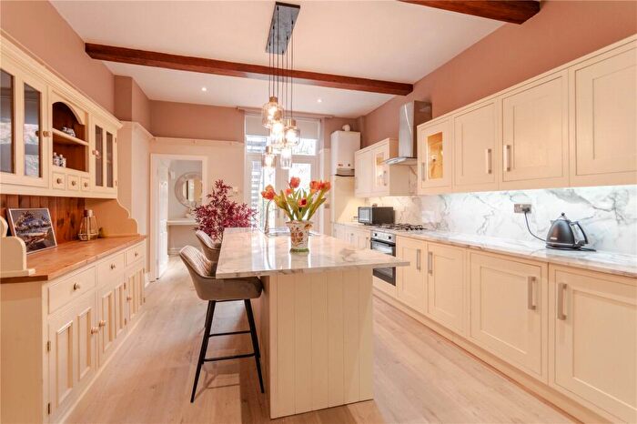 2 Bedroom Flat To Rent In St Georges Terrace, Jesmond, Newcastle Upon Tyne, NE2