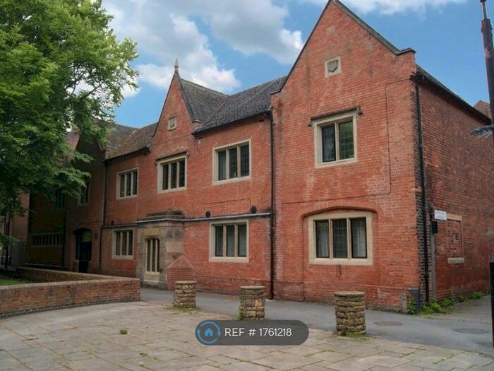 2 Bedroom Flat To Rent In The Old Schoolrooms, Burton-On-Trent, DE14