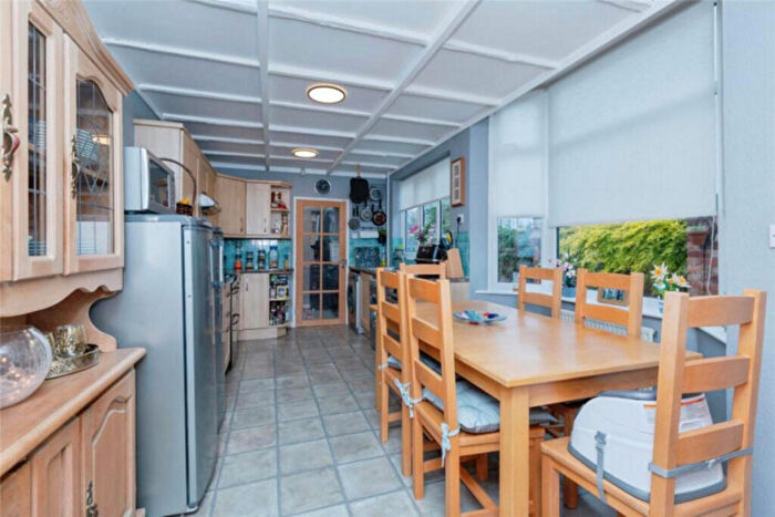 3 Bedroom Apartment To Rent In Morden, London, SM4