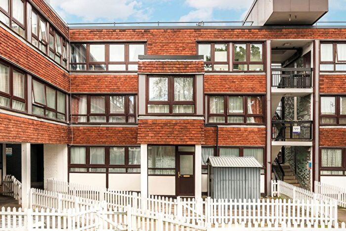 3 Bedroom Flat For Sale In Carlton Grove, Peckham Rye, SE15