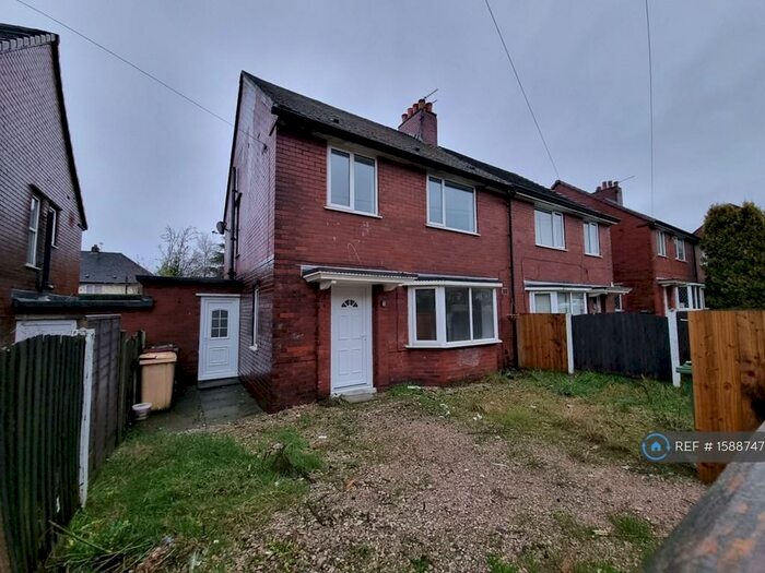 3 Bedroom Semi-Detached House To Rent In Brunswick Avenue, Horwich, Bolton, BL6