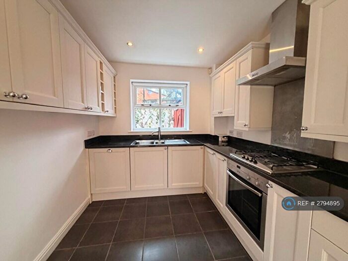 3 Bedroom Semi-Detached House To Rent In The Cloisters, Lincoln, LN2