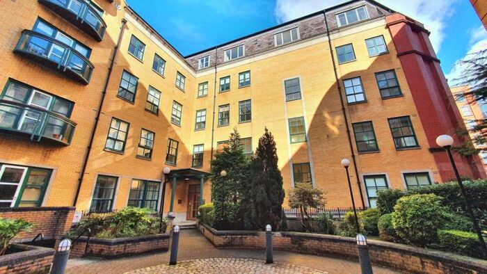 1 Bedroom Apartment To Rent In - Whitworth St, M1
