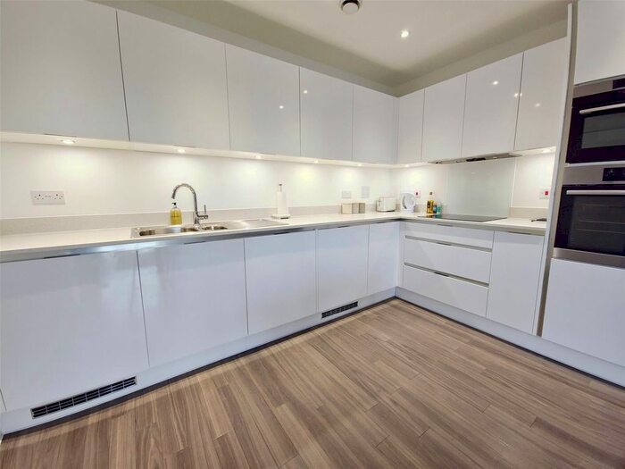 1 Bedroom Flat To Rent In St Clement Avenue, Harold Wood, Essex, RM3