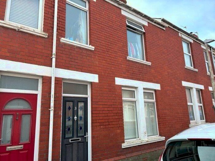 3 Bedroom Terraced House To Rent In Westbourne Place, Porthcawl, CF36