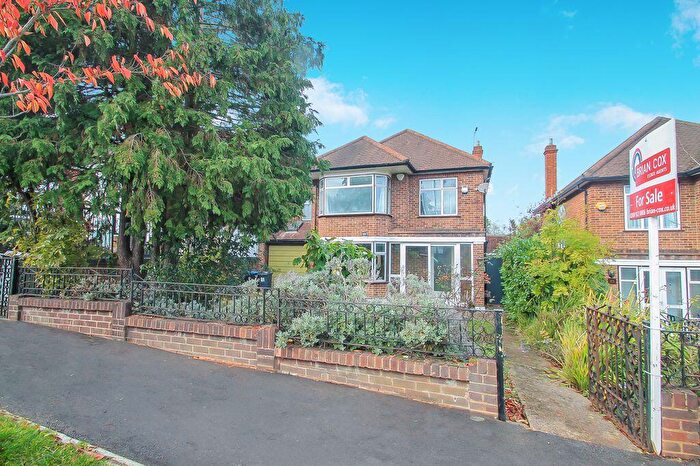 4 Bedroom Detached House For Sale In Sudbury Court Drive, Harrow, HA1