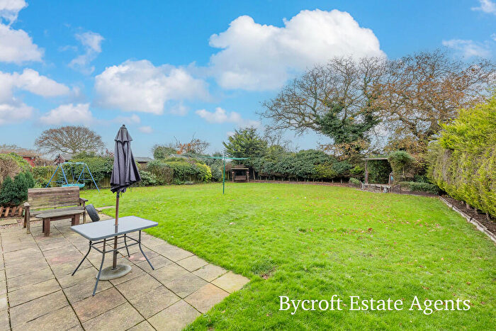 3 Bedroom Semi-Detached House For Sale In Yarmouth Road, Ormesby, NR29