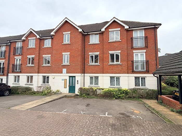 2 Bedroom Flat For Sale In Grenville Road, Chafford Hundred, RM16