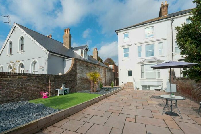 1 Bedroom Flat To Rent In St. Mildreds Road, Ramsgate, CT11