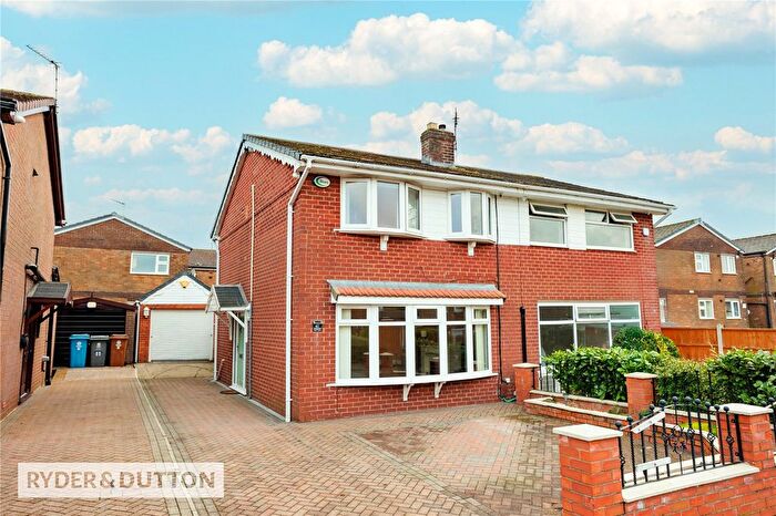 3 Bedroom Semi Detached House For Sale In Taunton Road, Chadderton, Oldham, Greater Manchester, OL9