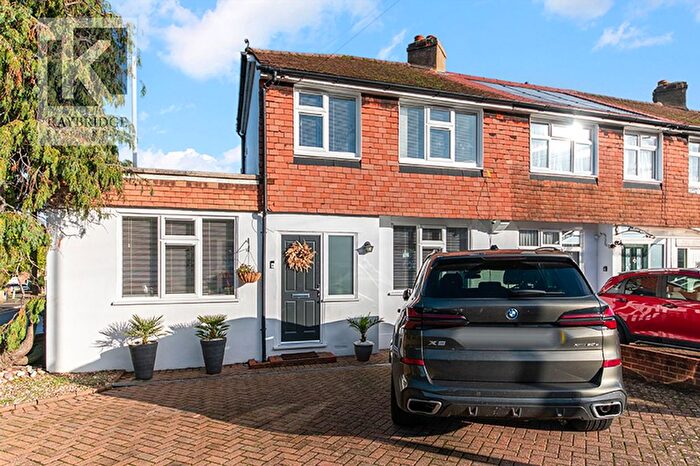 4 Bedroom End Terrace House For Sale In Firdene, Surbiton, KT5