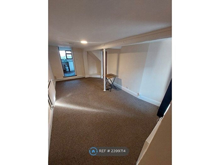 1 Bedroom Flat To Rent In High Street, Welshpool, SY21