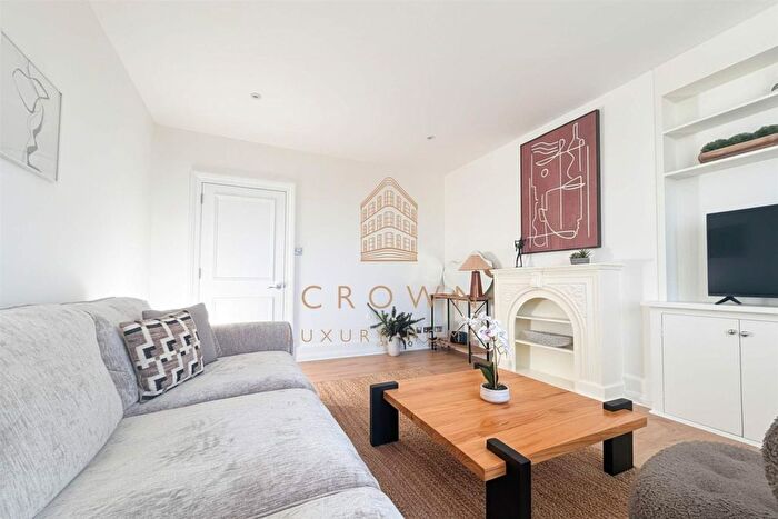 2 Bedroom Flat To Rent In Holland Park, London, W11