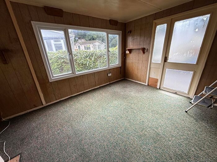 2 Bedroom Mobile/park Home For Sale In Smugglers Leap, Mount Pleasant, Minster, Ramsgate, CT12