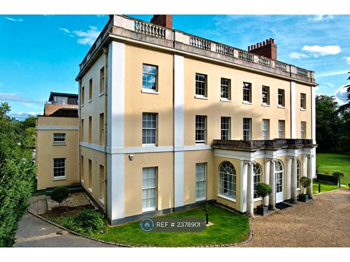2 Bedroom Flat To Rent In Westhorpe House, Marlow, SL7