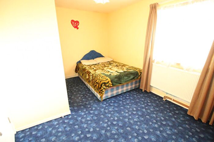 1 Bedroom Flat To Rent In Cottington Road, Feltham, Middlesex, TW13
