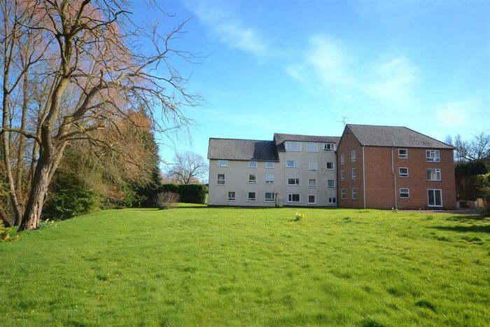 2 Bedroom Flat To Rent In Marsh Mill Court, Half Moon, EX5