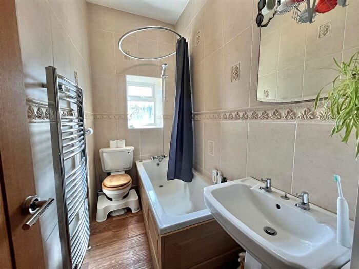 2 Bedroom Terraced House For Sale In Lambgates, Hadfield, Glossop, SK13