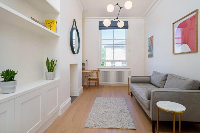 1 Bedroom Apartment To Rent In Lauriston Road, Victoria Park Village, E9