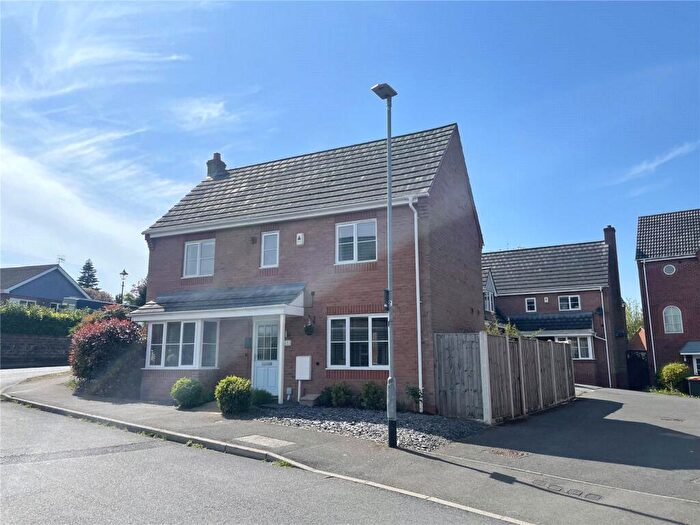 3 Bedroom Detached House For Sale In Holly Leaf Road, Hucknall, Nottingham, Nottinghamshire, NG15
