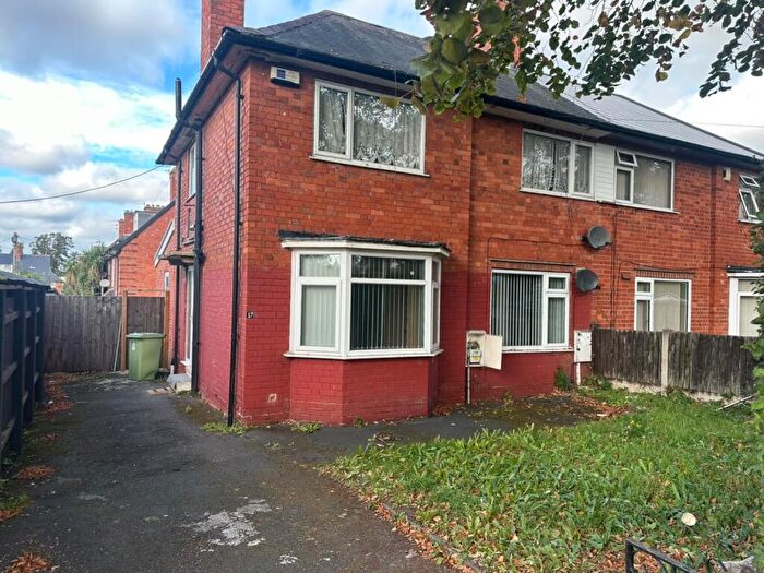 4 Bedroom Semi-Detached House To Rent In Laxton Avenue, Nottingham, Nottinghamshire, NG6