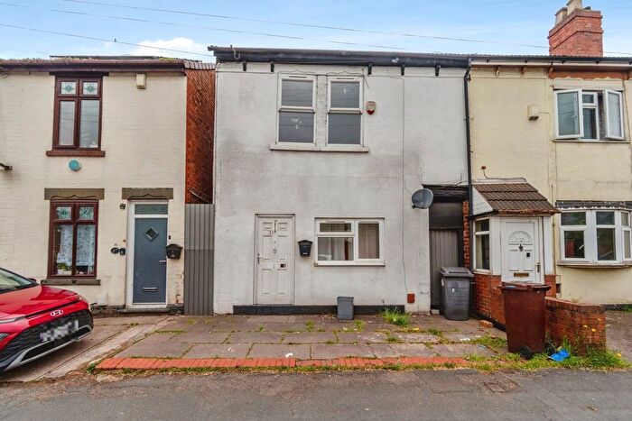 3 Bedroom Semi Detached House For Sale In Bushbury Road, Wolverhampton, West Midlands, WV10