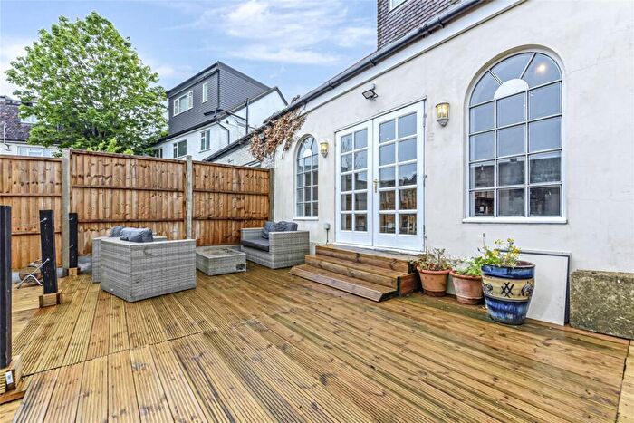 5 Bedroom Semi-Detached House To Rent In Glebe Crescent, London, NW4