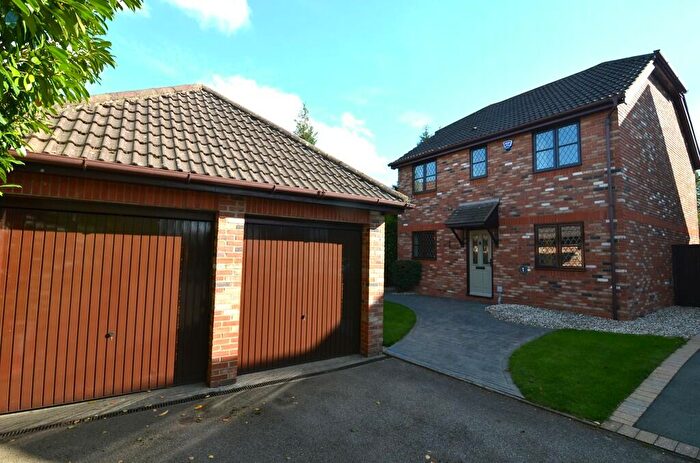 4 Bedroom Detached House To Rent In Hemmings Close, Sidcup, DA14