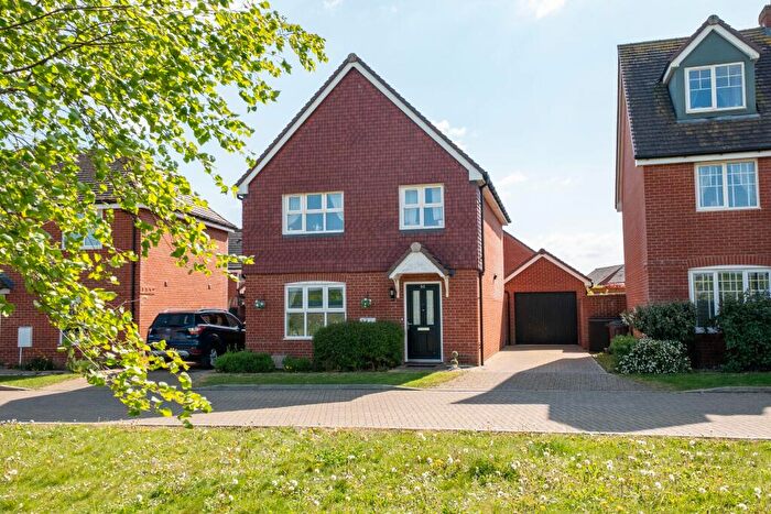 4 Bedroom Detached House For Sale In Alder Road, Andover, SP11