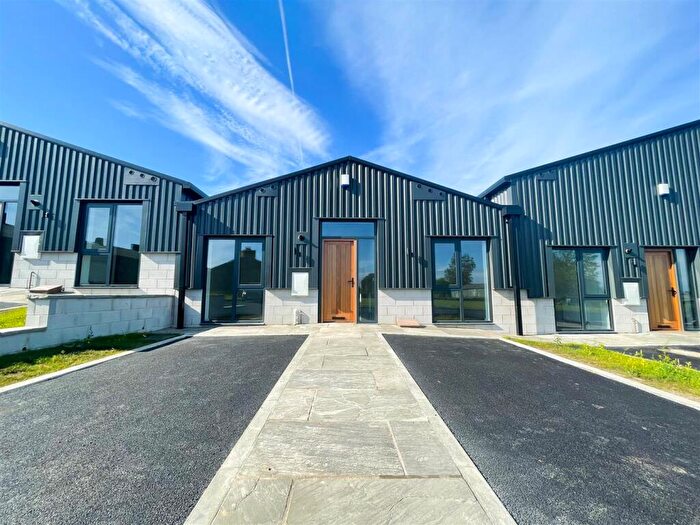 4 Bedroom Semi-Detached House To Rent In Sykedale Croft, Dungworth, S6