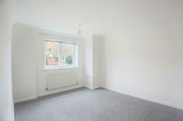 2 Bedroom Apartment To Rent In Southwood Avenue, Bournemouth, BH6