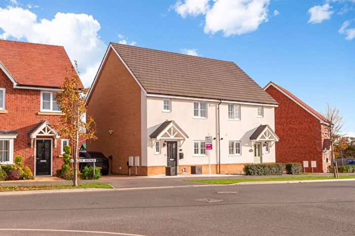 3 Bedroom Semi Detached House For Sale In Carter Avenue, Maldon, CM9