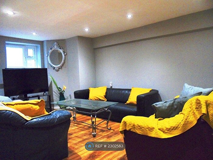 9 Bedroom Terraced House To Rent In Mauldeth Road, Manchester, M20