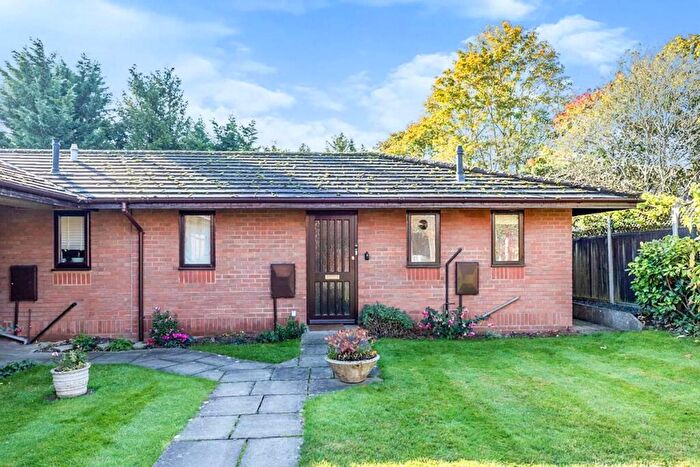 2 Bedroom Bungalow To Rent In Wratten Road East, Hitchin, Hertfordshire, SG5