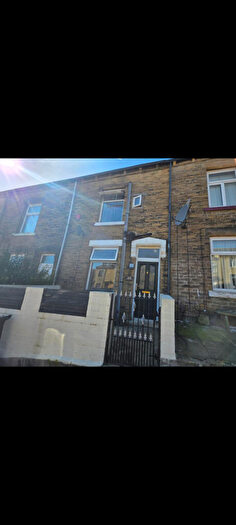 3 Bedroom Terraced House For Sale In Washington Street, BD8