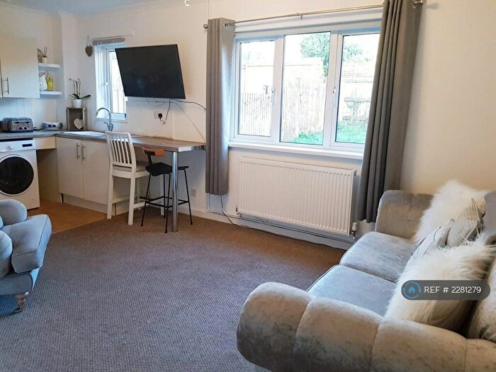 1 Bedroom Semi-Detached House To Rent In Orchard Park, Cardiff, CF3