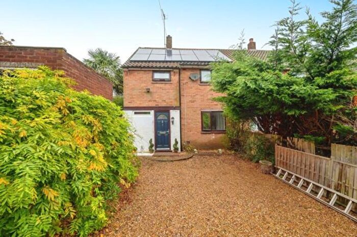 3 Bedroom House To Rent In Long Close, Luton, LU2