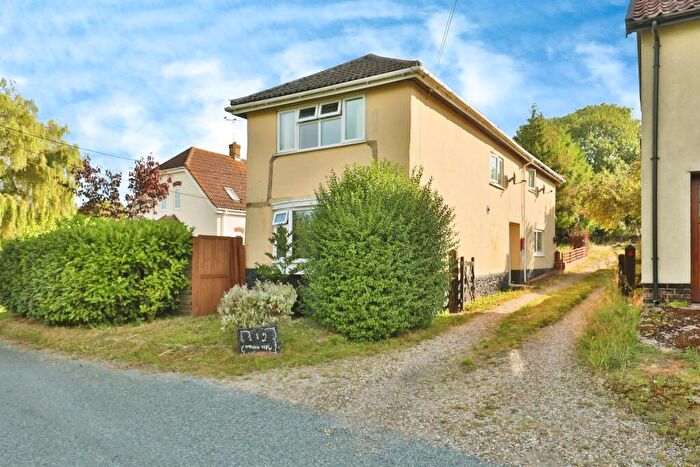 3 Bedroom Detached House For Sale In Ploughboy Lane, Saham Hills, Thetford, IP25