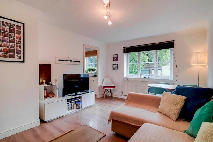 1 Bedroom Flat To Rent In Oliver Gardens, London, E6