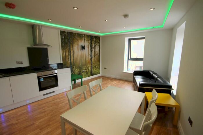 3 Bedroom Apartment To Rent In Falconars House, City Centre, NE1