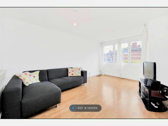 3 Bedroom Flat To Rent In Kipling Estate, London, SE1