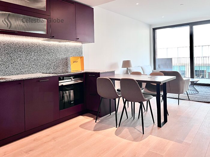 2 Bedroom Apartment To Rent In Viaduct Gardens, London, SW11
