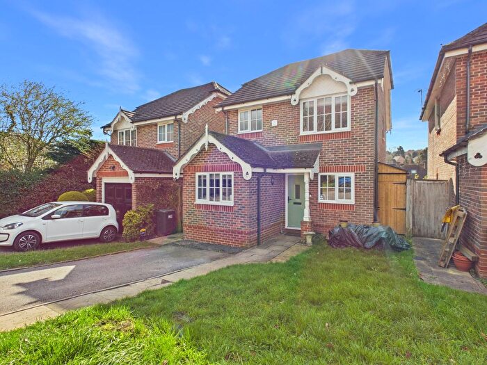 3 Bedroom Detached House For Sale In Bevan Hill, Chesham, Buckinghamshire, HP5